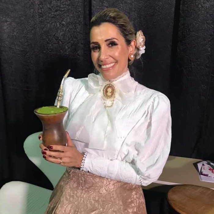 Thais Dutra | Entrevistadora